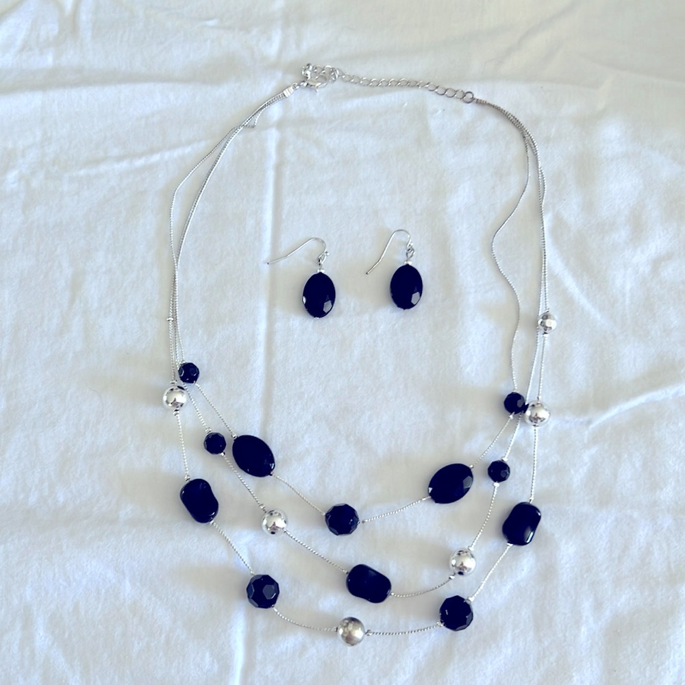 Necklace and earrings set